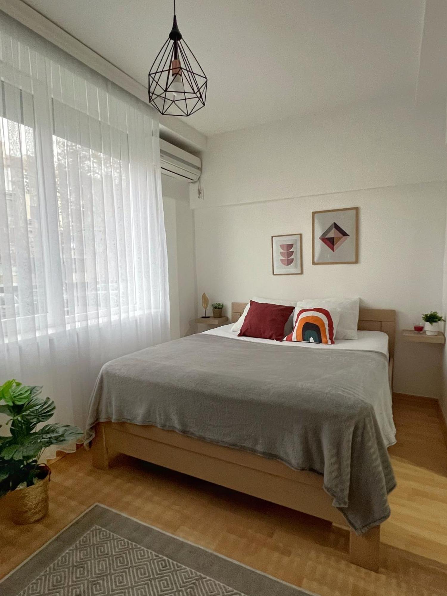 Charming 2 Bedroom Apartment Skopje Bagian luar foto